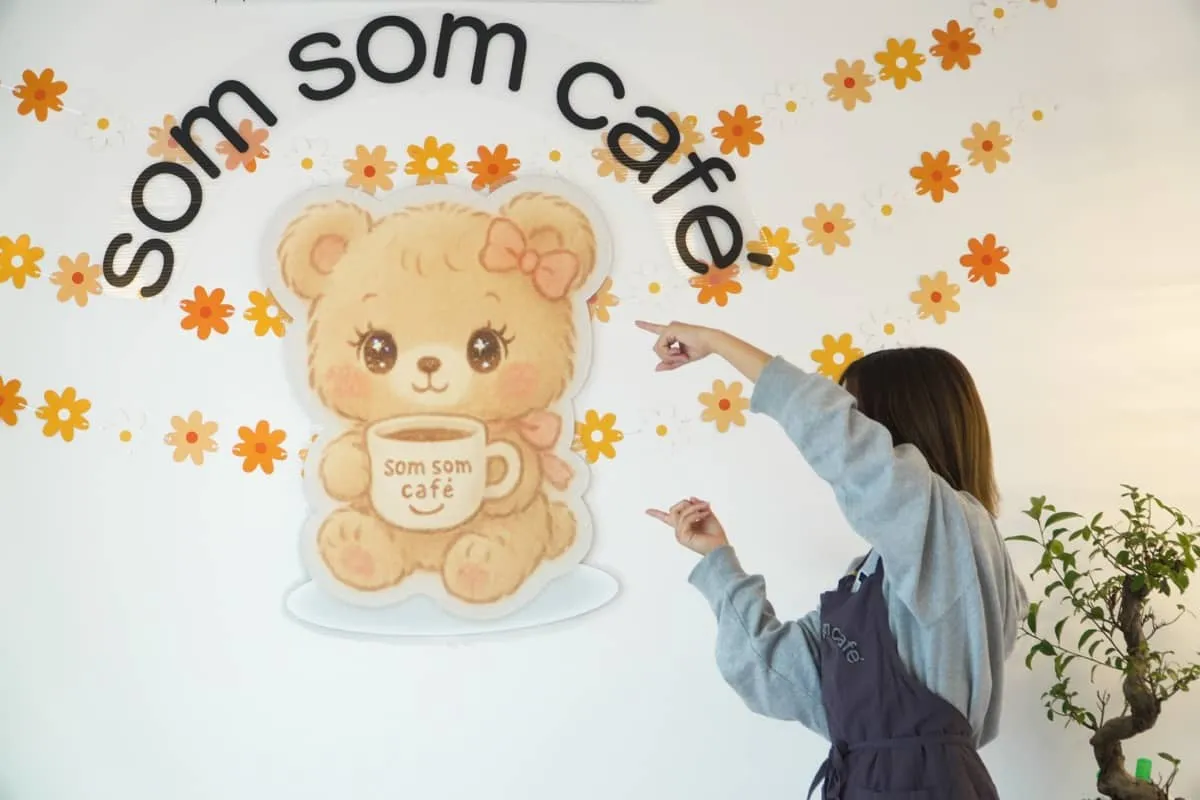 雰囲気やメニューの一例などをご紹介