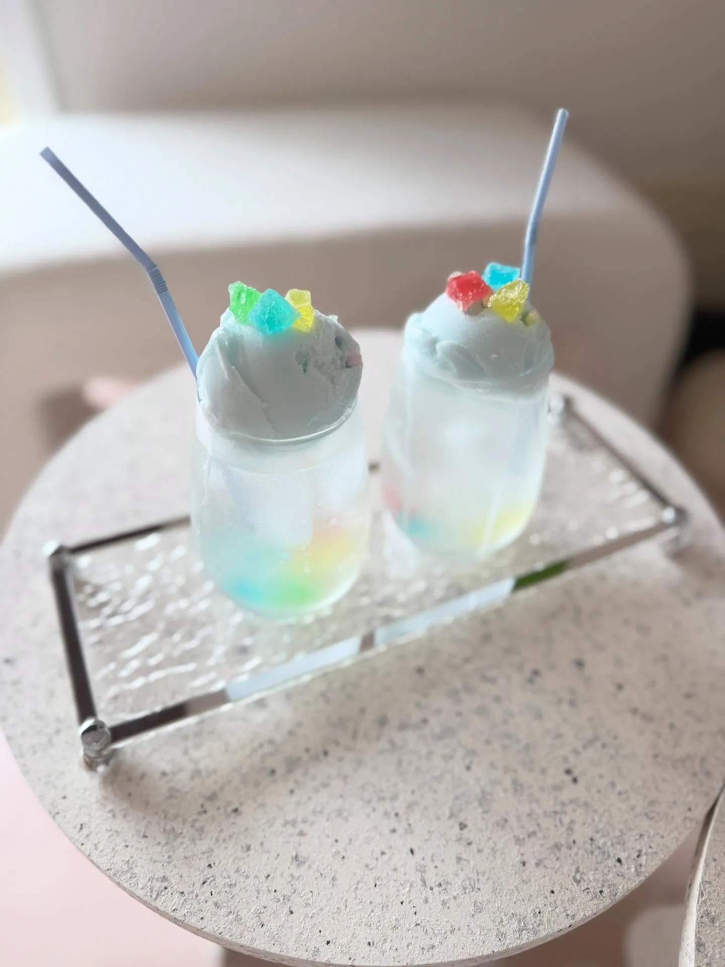 今日は久しぶりに雨模様で朝から涼しく過ごせていますね。