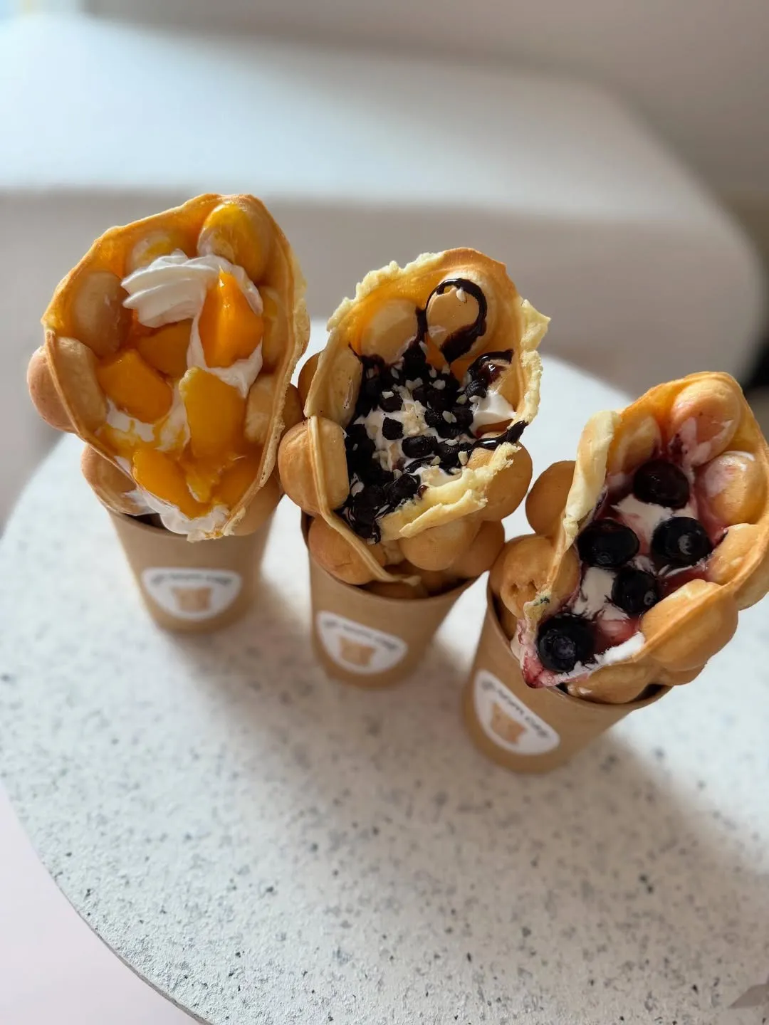 以前ストーリーで紹介したポコポコに焼ける機械を使用して作る生地のフードメニュー。