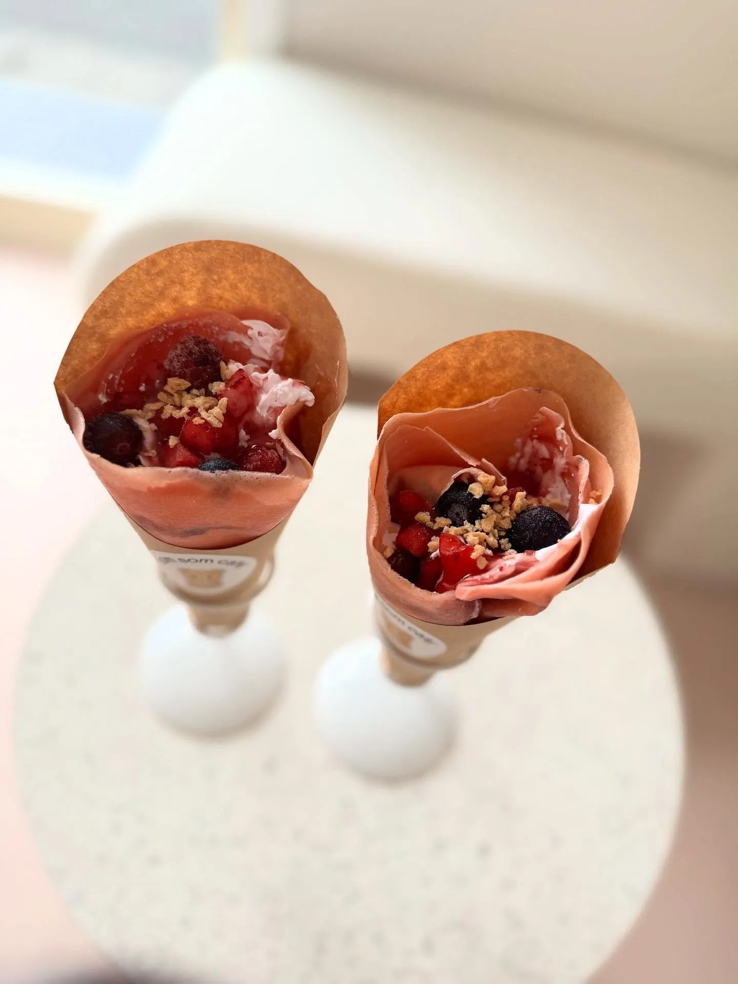 抹茶クレープのお皿盛り付けバージョンとは別の苺クレープ🍓