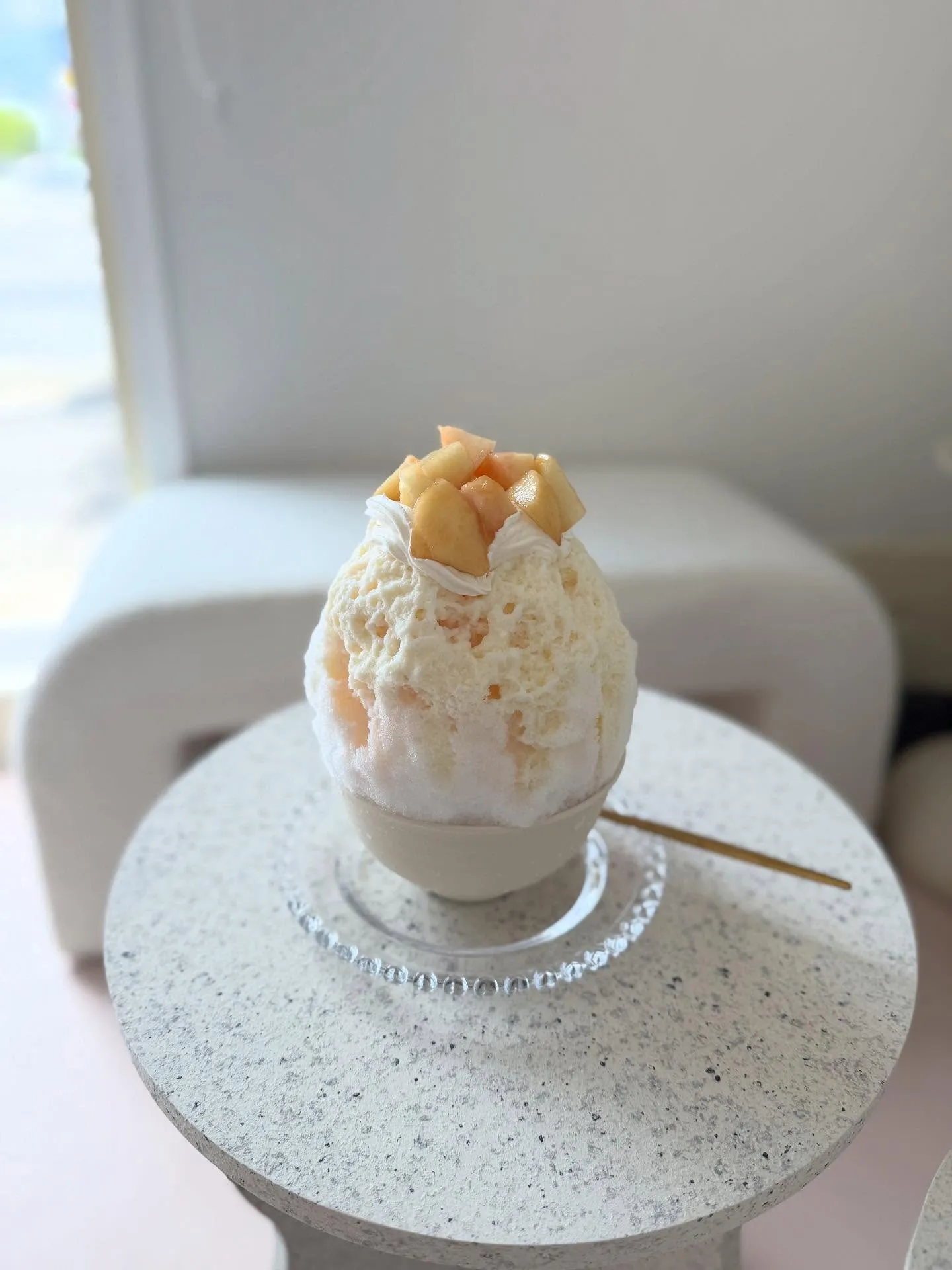 かき氷の種類に、今が旬の桃🍑を追加しました。