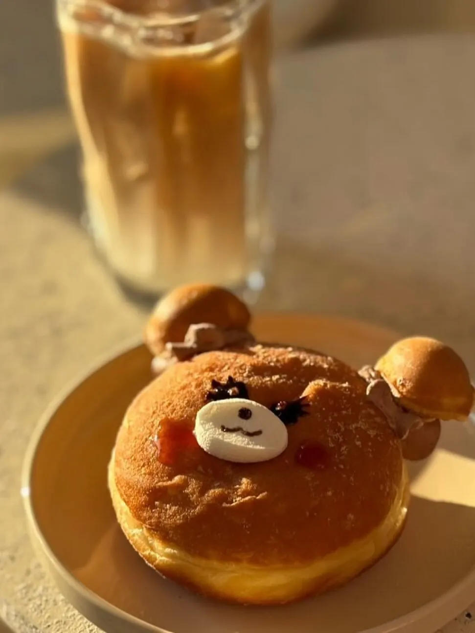 合間の時間には、スタッフがデコレーションの練習をしたりと、楽しみながらお仕事に励んでくれています。