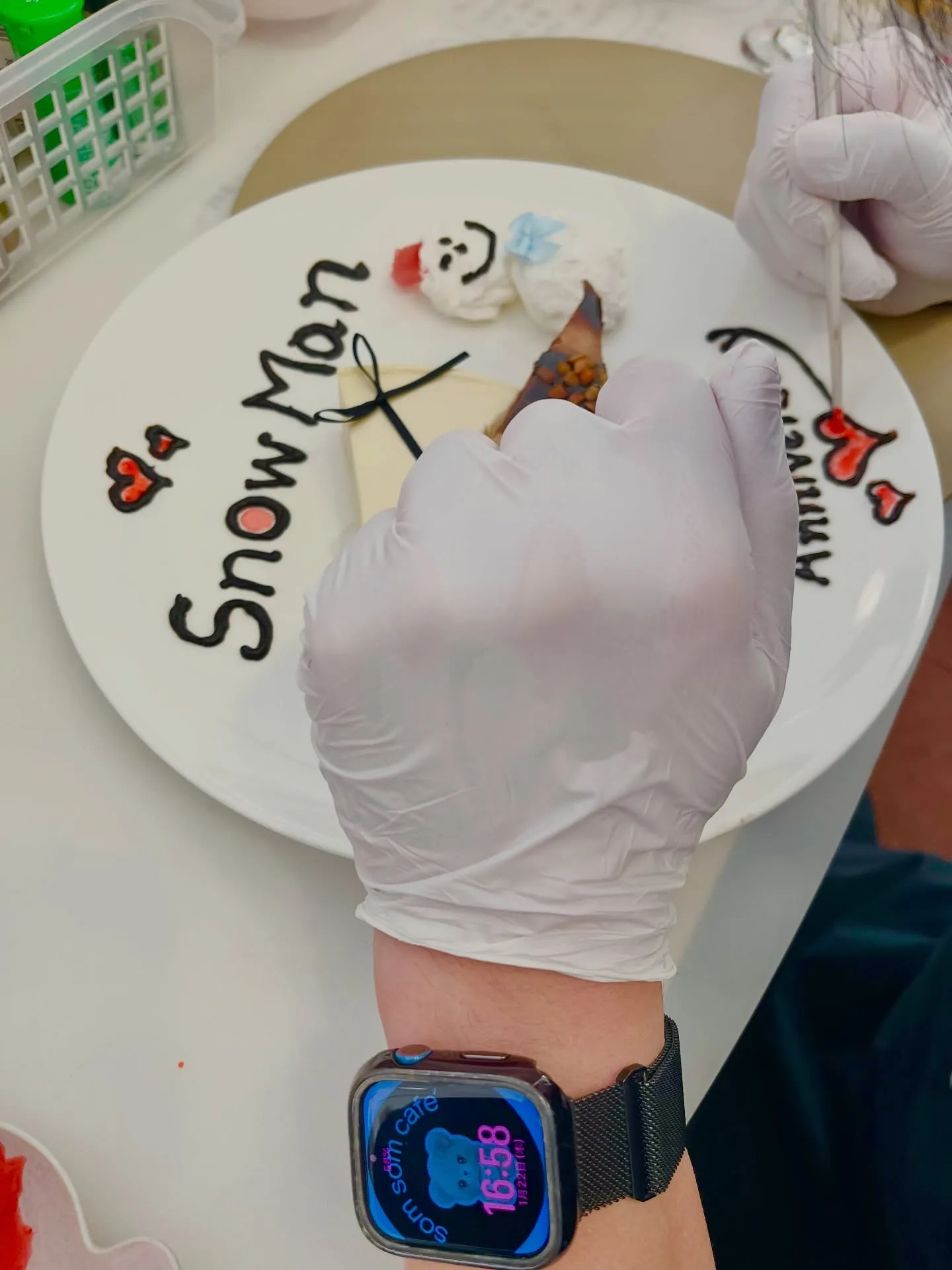 今日は急遽Snow Man 6周年のお祝いプレートのご注文を...